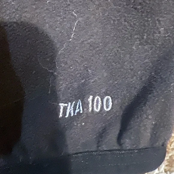 North Face Zip Up  - BROKEN ZIPPER - Picture 3 of 3